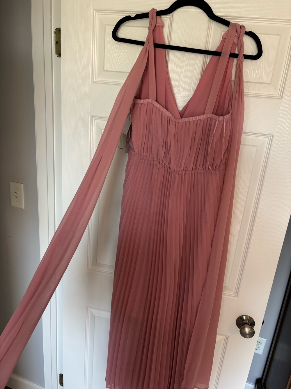 Chelsea28 Blush Pleated Tie-Back Maxi Dress - Picture 4 of 6